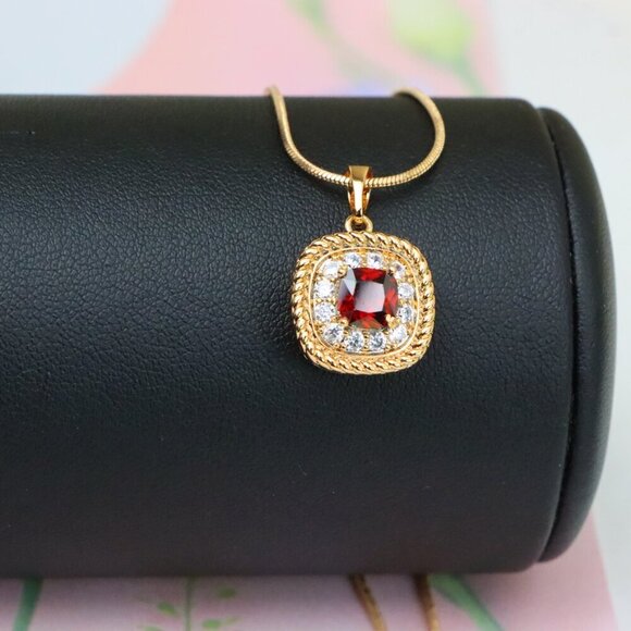 "Vintage Style Red Cushion Pendant with Crystal Halo Accents, XPPT1663 - Picture 4 of 13